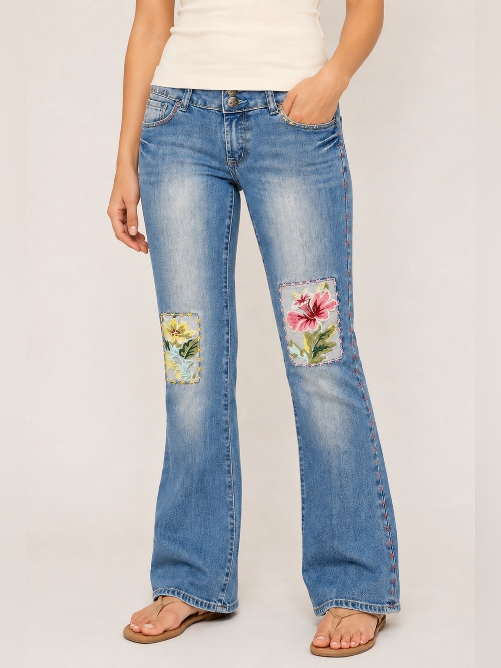 People 4 Peace low rise bootcut embroidered womens blue jeans Size 28” festival
